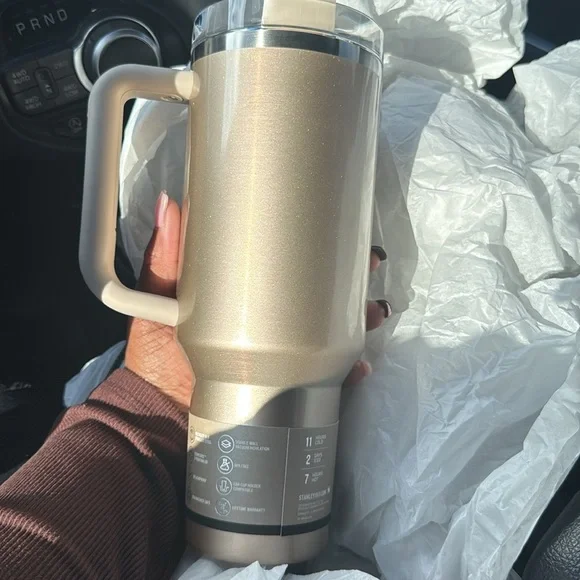 Stanley Gold Elf 40oz Quencher Tumbler new - Picture 3 of 3